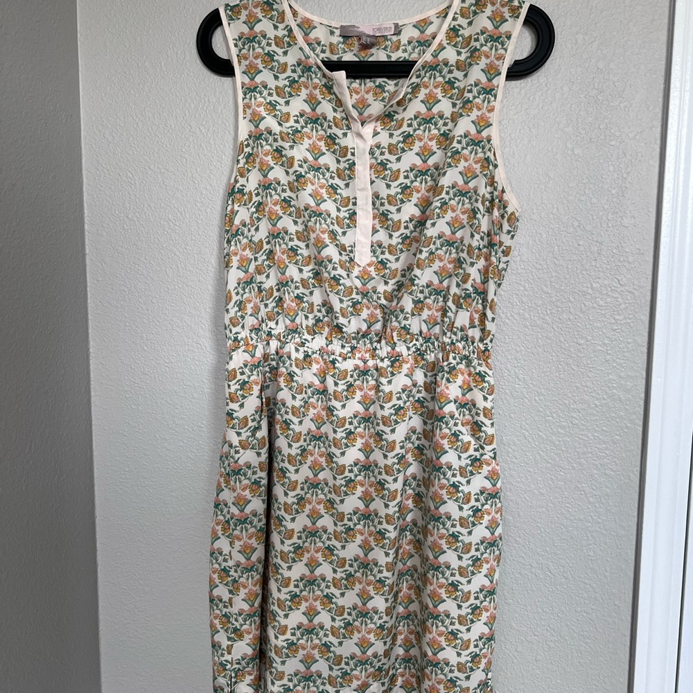 FOREVER 21 FLOWER DRESS WITH POCKETS SIZE MEDIUM